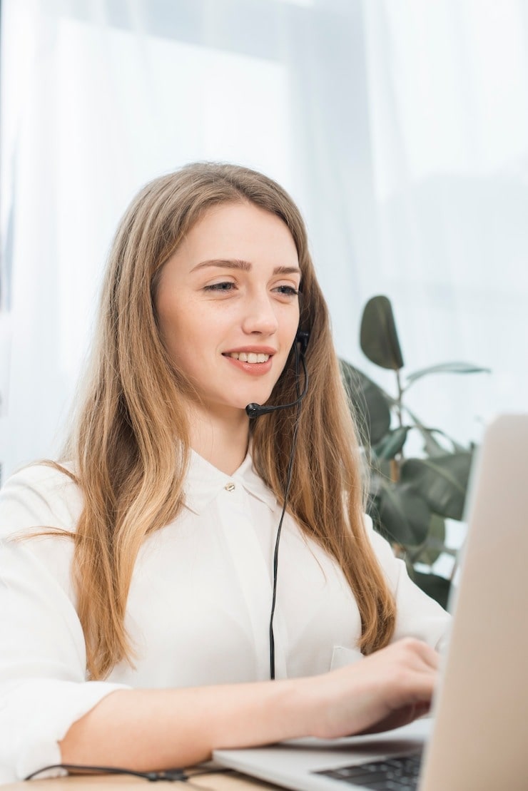 Professional customer service representative providing title support services